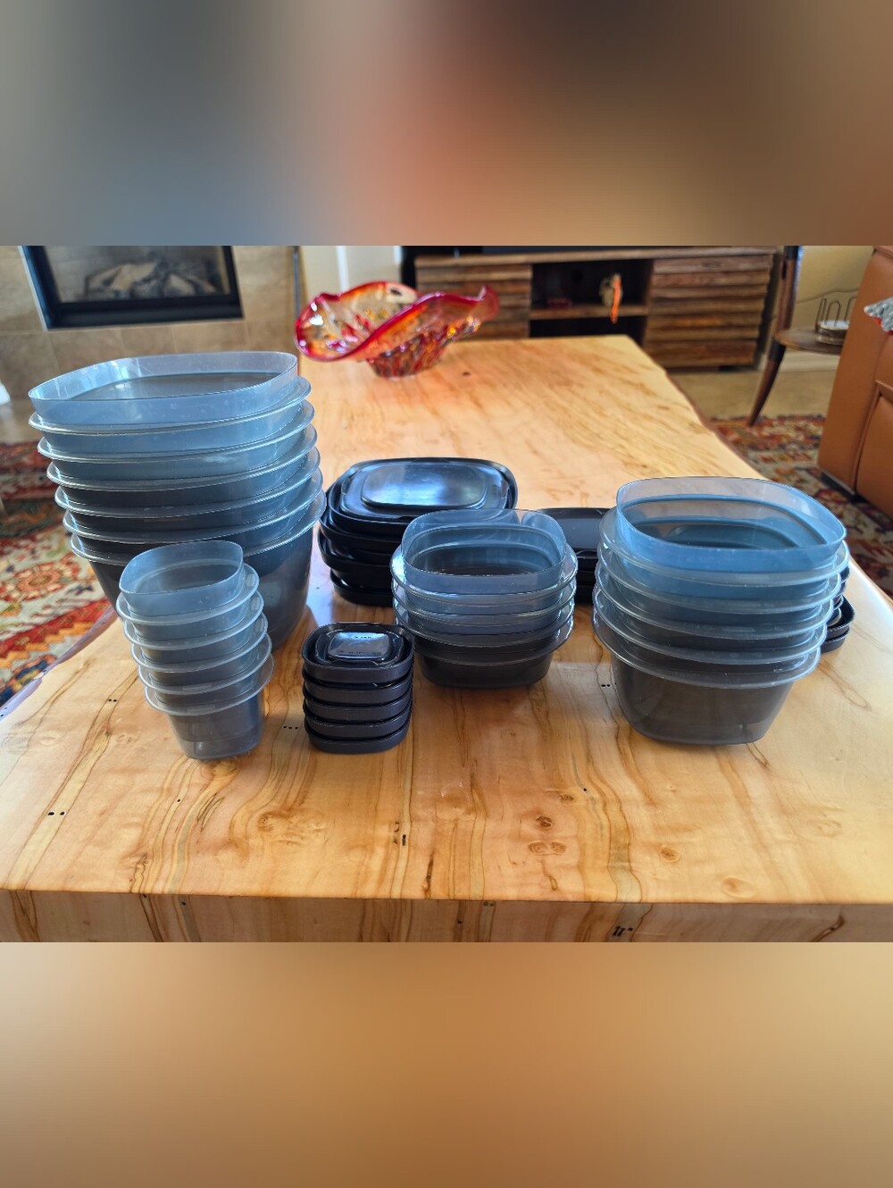 Rubbermaid Stackable Gray Food Storage Container Collection Set/40 pcs EUC